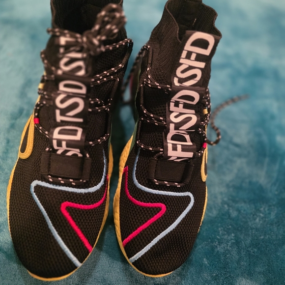 Adidas - Picture 6 of 12